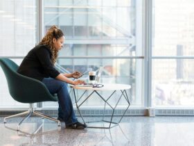 How to Build an Online Presence That Attracts Clients (Even When You’re Not Actively Networking)