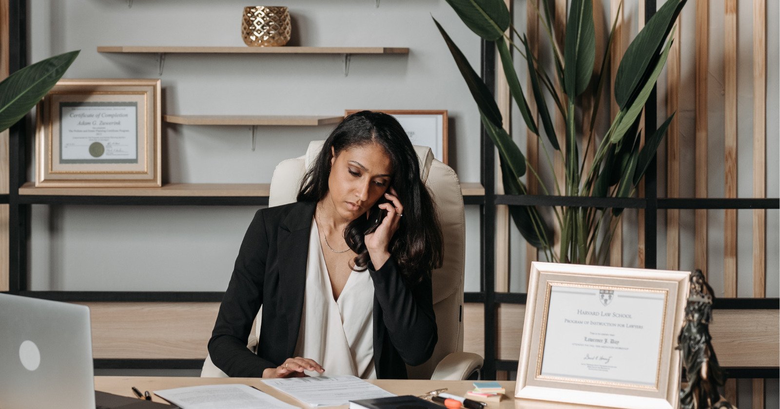 7 behaviors of women who have quietly given up on love, says psychology