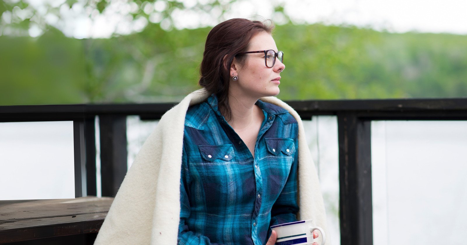 7 subtle habits of people who look successful but secretly feel empty inside