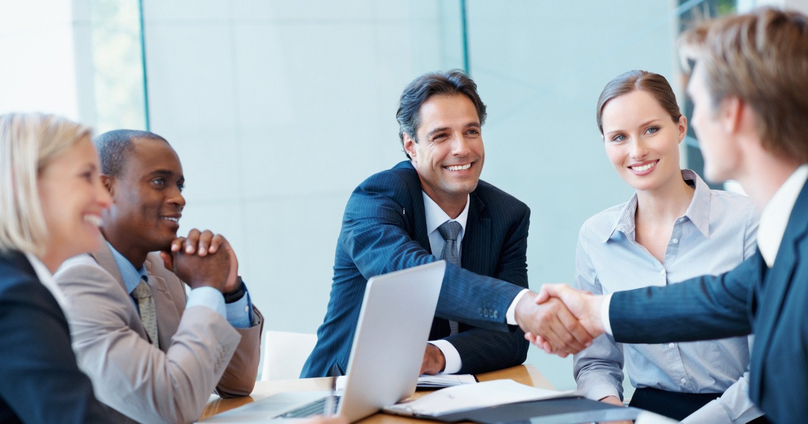 If you want to attract high-paying clients, follow these 7 golden rules for success