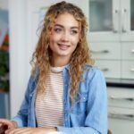 If you want to free yourself of self-doubt and insecurity as you get older, say goodbye to these behaviors