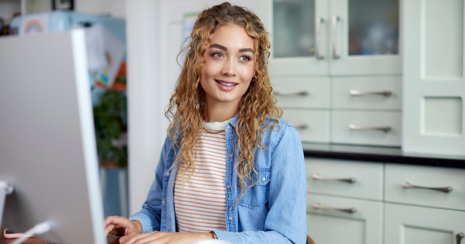 If you want to free yourself of self-doubt and insecurity as you get older, say goodbye to these behaviors