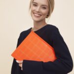 Wear an Open, Easygoing Facial Expression
