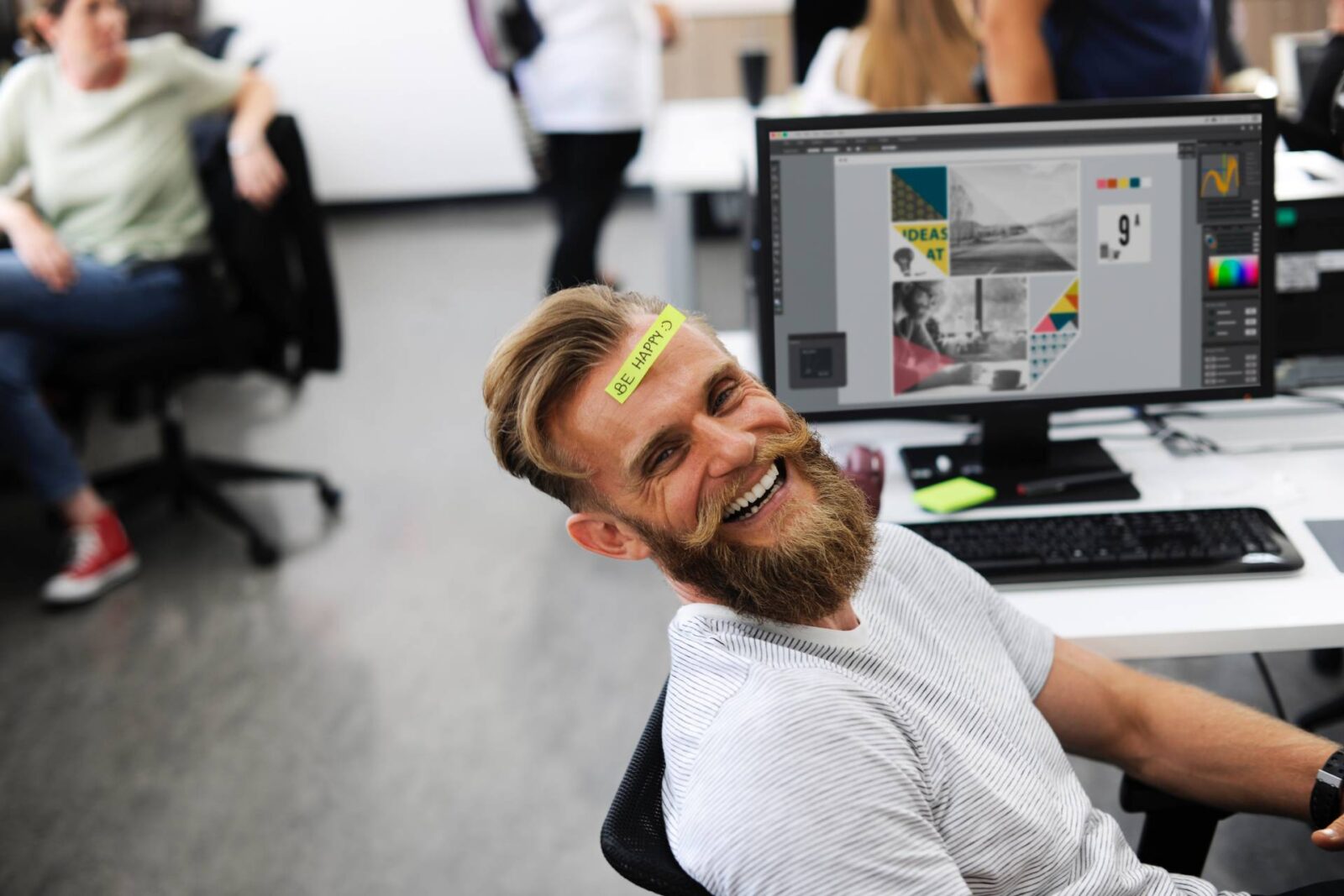Small Hacks to Make Your Employees Happier and Improve Employee Retention Rate