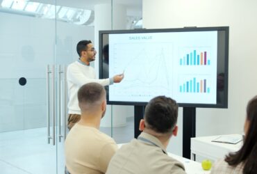 7 founder habits that turn unpredictable revenue into stability