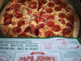 Papa Johns Franchisee Wade Oney Shares Ownership With Staff