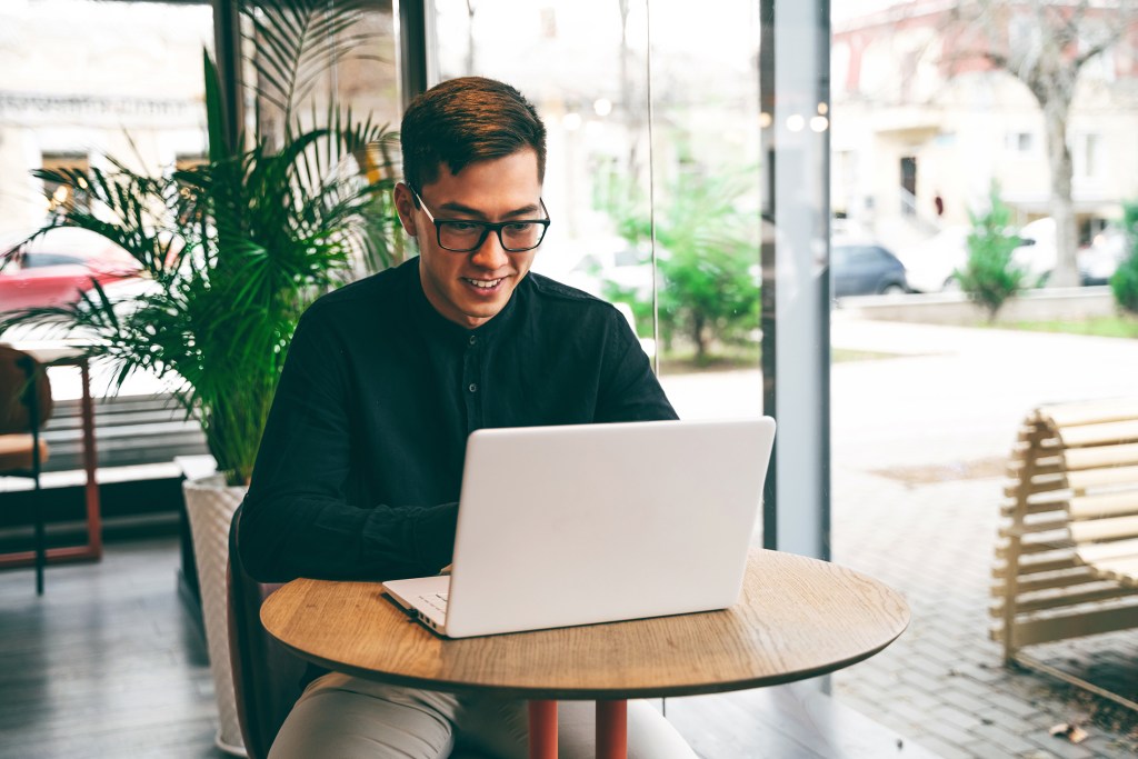 How to Build Startup Credibility Before Your First Round