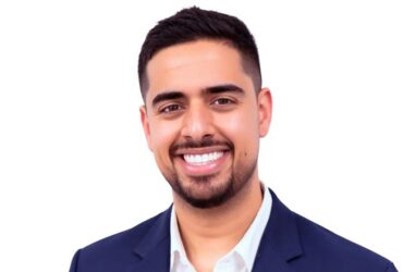 My 7-Figure Business Teaches AI Prompt Engineering, Claude